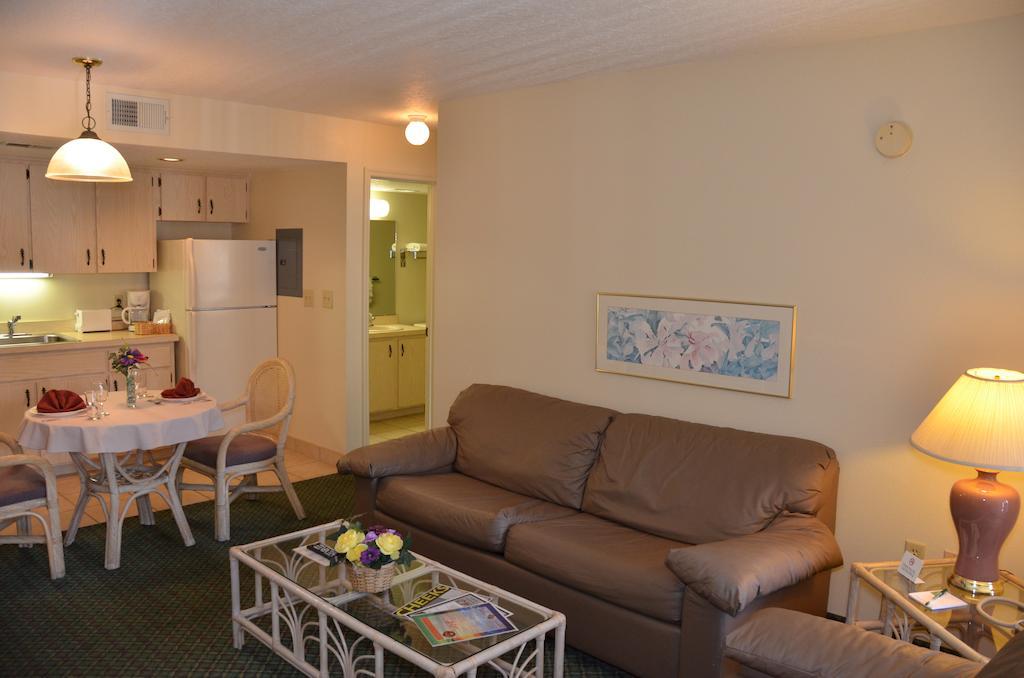 Cypress Cove Nudist Resort Poinciana Rom bilde